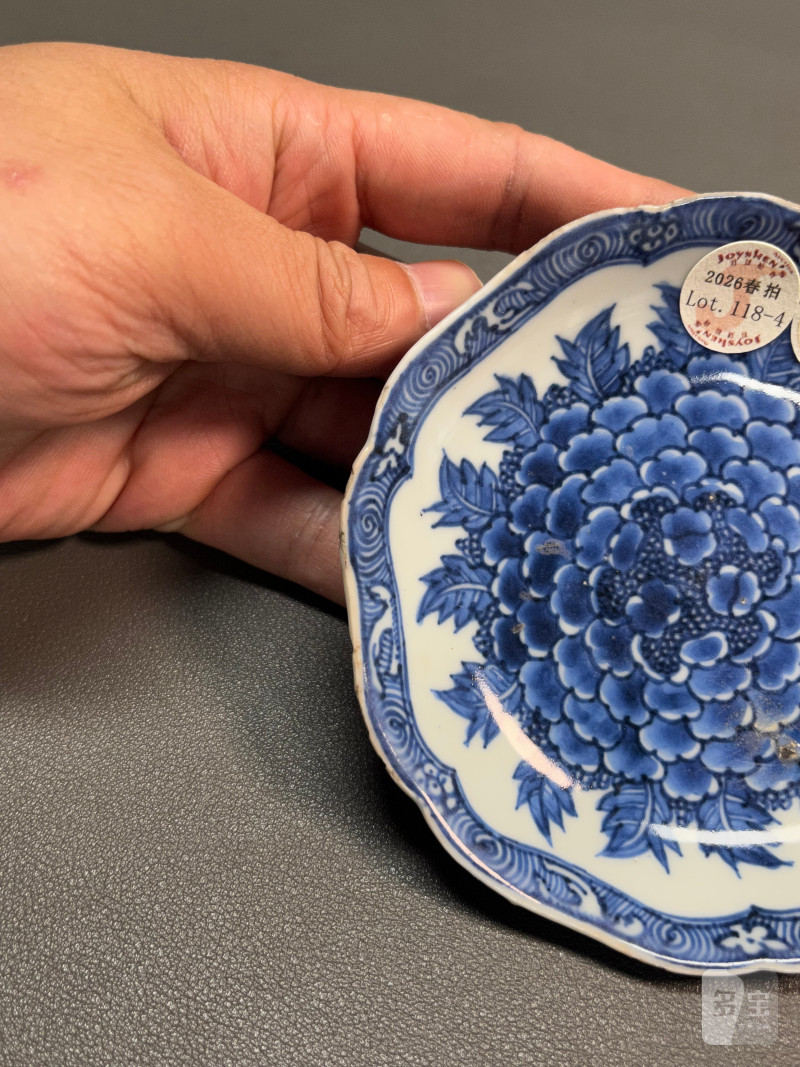 清康熙  青花花卉纹盘（一组 5 只、带木盒） - 图19